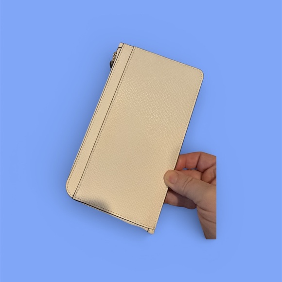 Kate Spade New York Lucy Applique Medium L-Zip Wristlet - Picture 2 of 10